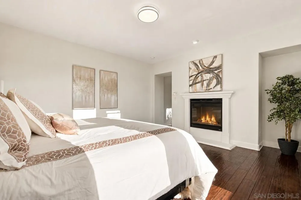 6839 Helenite Place Carlsbad, CA 92009
