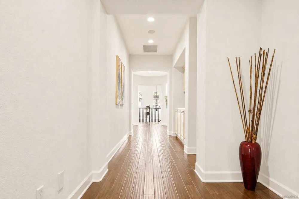 6839 Helenite Place Carlsbad, CA 92009