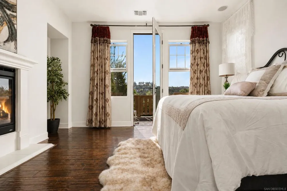 6839 Helenite Place Carlsbad, CA 92009