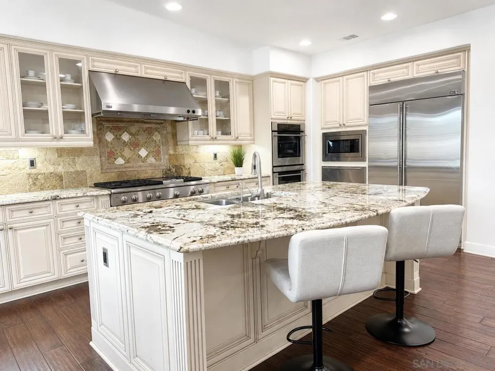6839 Helenite Place Carlsbad, CA 92009