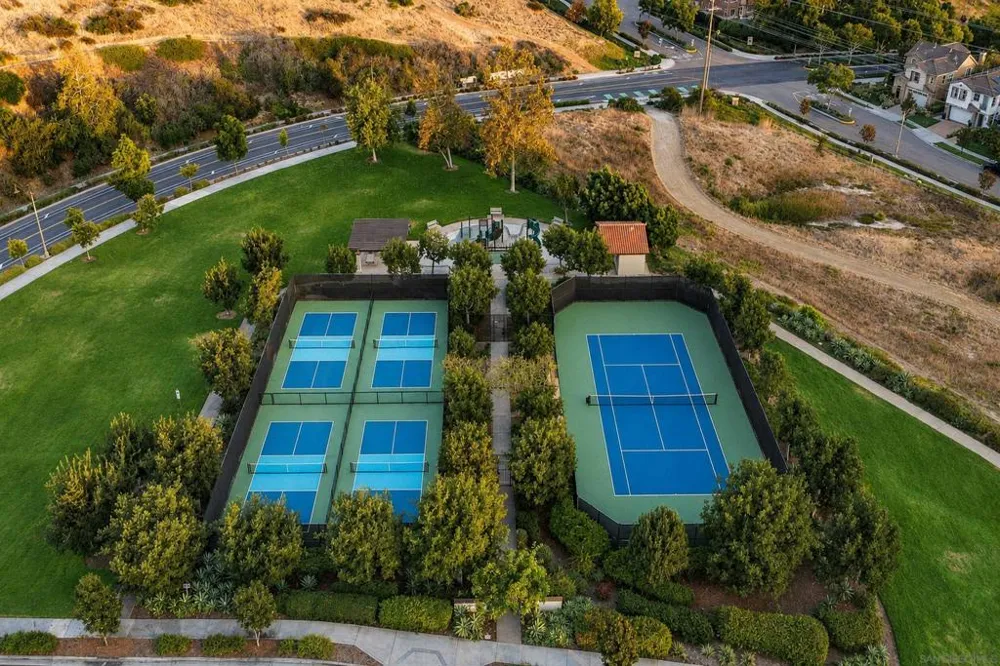 6839 Helenite Place Carlsbad, CA 92009