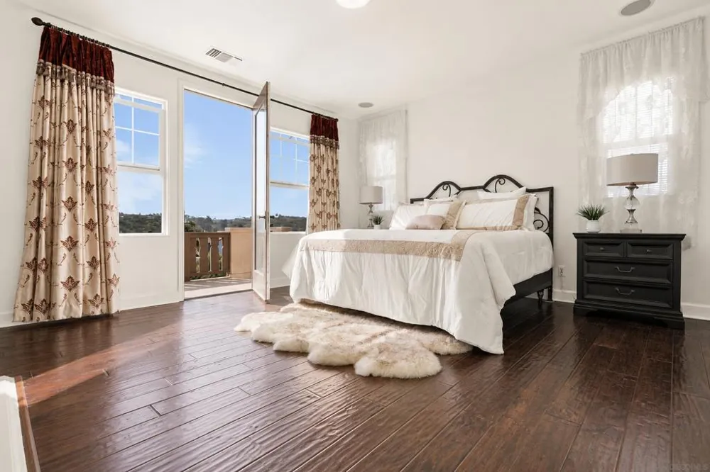 6839 Helenite Place Carlsbad, CA 92009