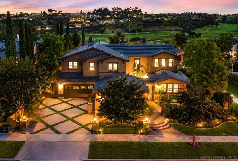6839 Helenite Place Carlsbad, CA 92009