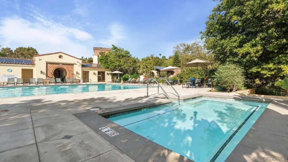 6839 Helenite Place Carlsbad, CA 92009