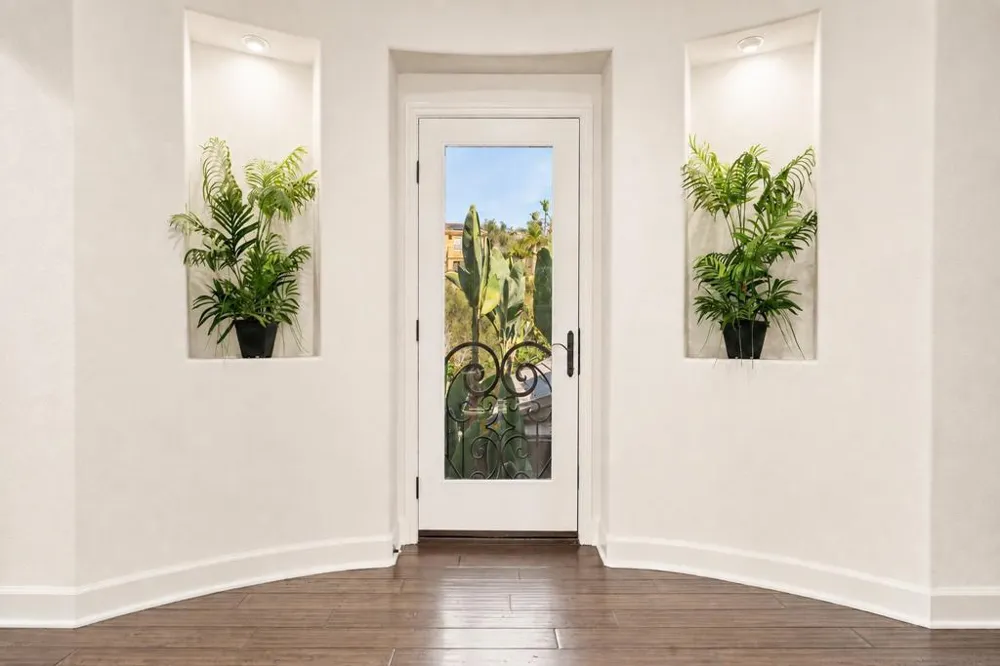 6839 Helenite Place Carlsbad, CA 92009