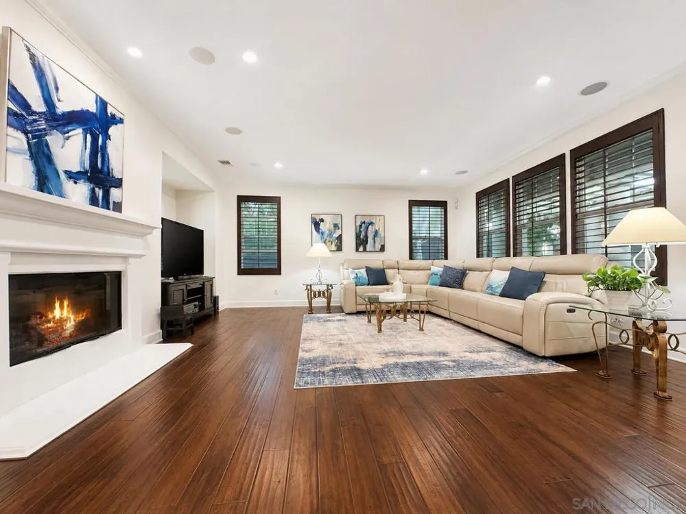 6839 Helenite Place Carlsbad, CA 92009