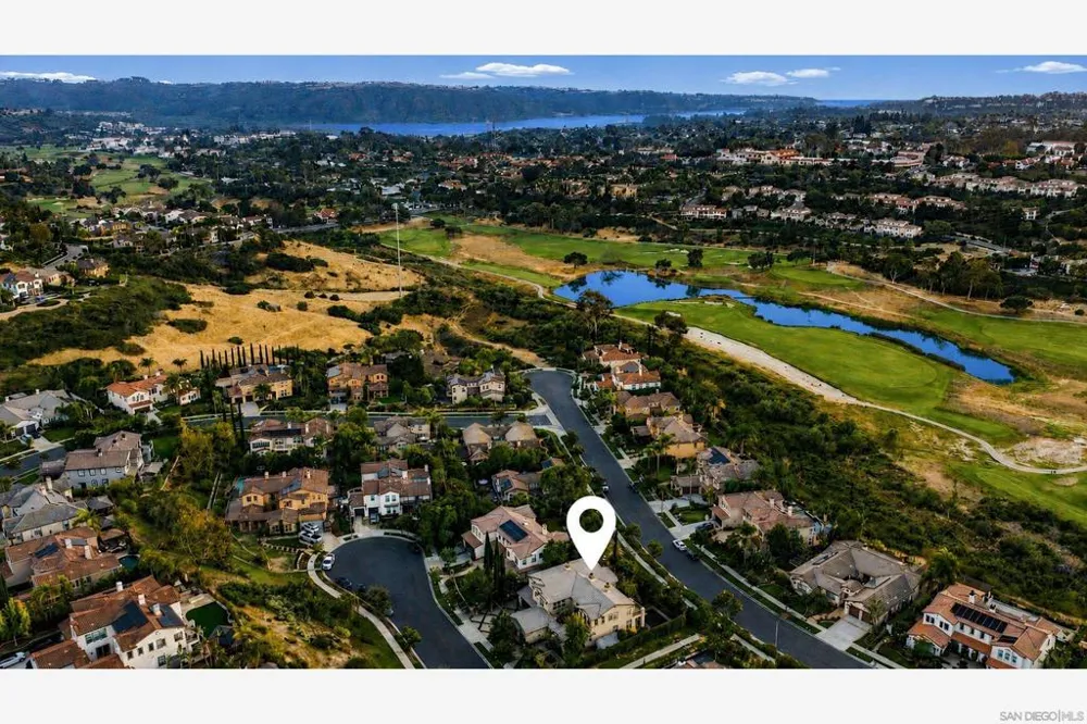 6839 Helenite Place Carlsbad, CA 92009