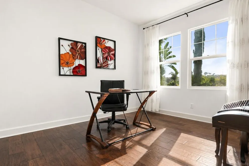6839 Helenite Place Carlsbad, CA 92009