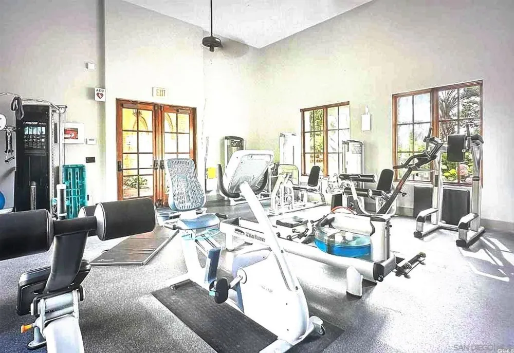 6839 Helenite Place Carlsbad, CA 92009