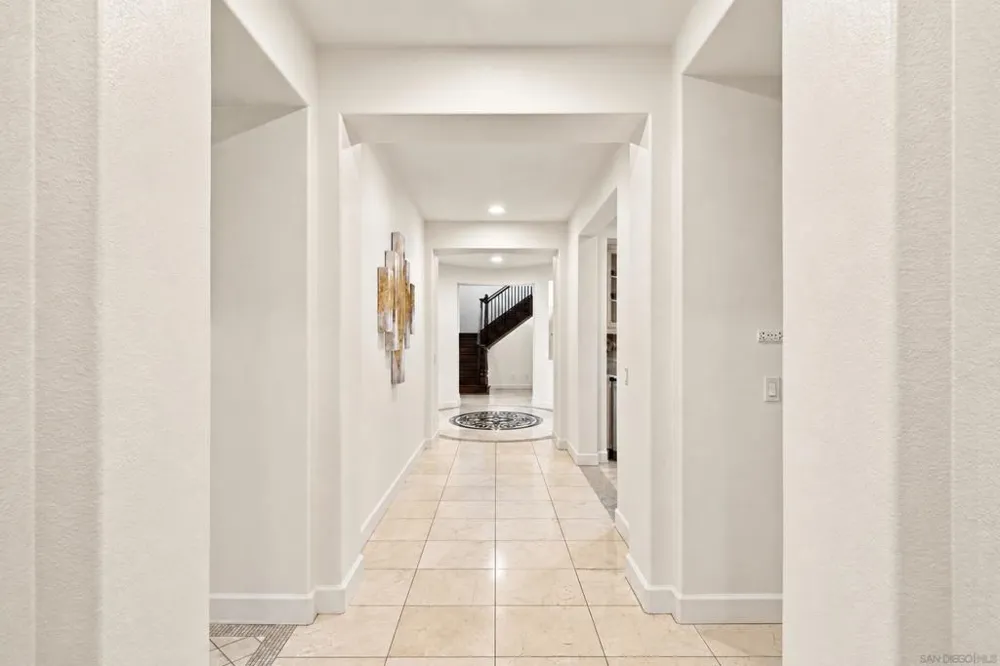 6839 Helenite Place Carlsbad, CA 92009