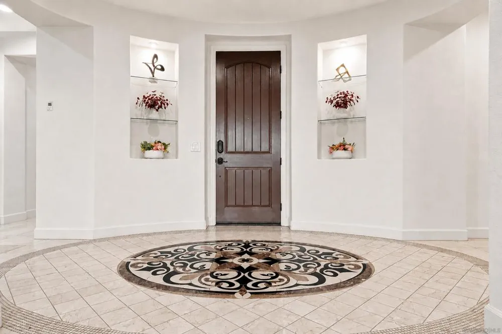 6839 Helenite Place Carlsbad, CA 92009