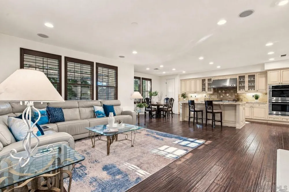 6839 Helenite Place Carlsbad, CA 92009