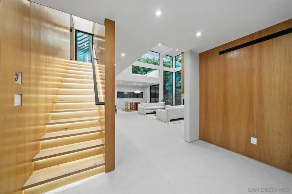 7376 Fay Ave La Jolla, CA 92037
