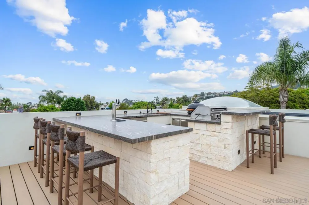 7376 Fay Ave La Jolla, CA 92037