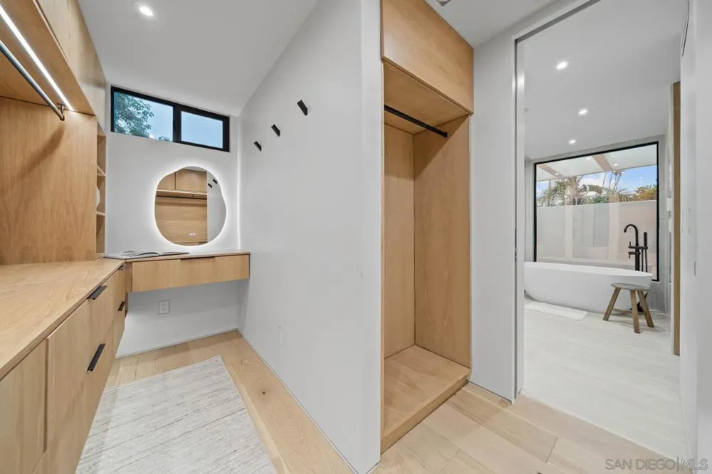 7376 Fay Ave La Jolla, CA 92037