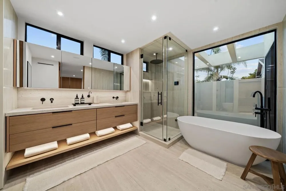 7376 Fay Ave La Jolla, CA 92037