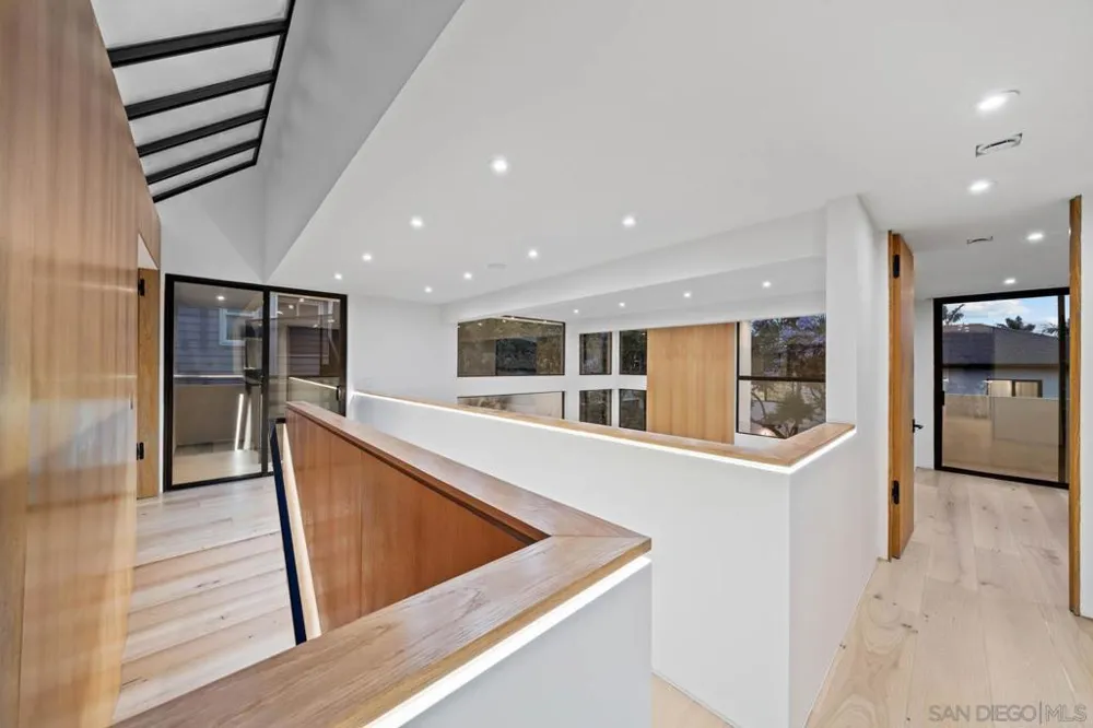7376 Fay Ave La Jolla, CA 92037