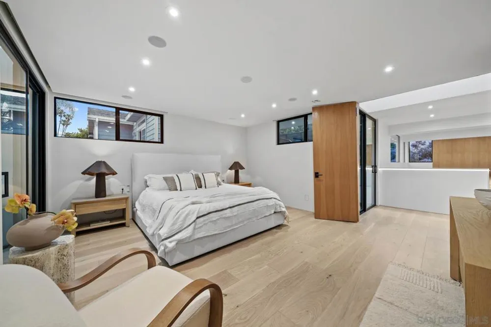 7376 Fay Ave La Jolla, CA 92037