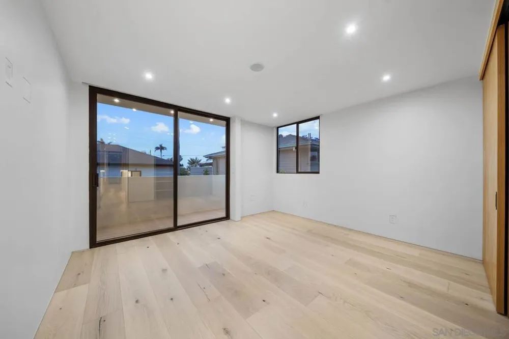 7376 Fay Ave La Jolla, CA 92037