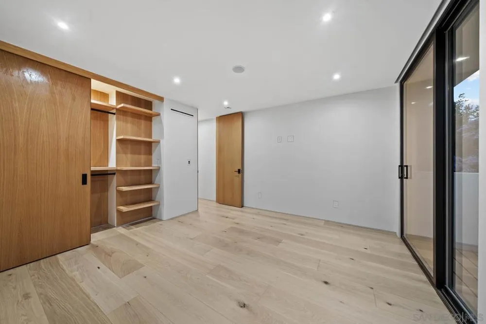 7376 Fay Ave La Jolla, CA 92037