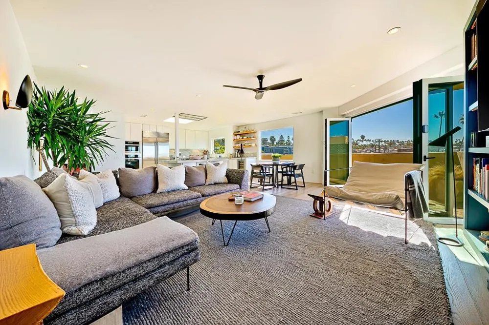 231 Bonair La Jolla, CA 92037