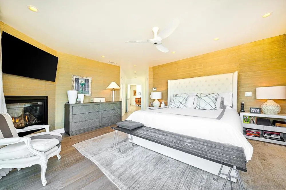 231 Bonair La Jolla, CA 92037