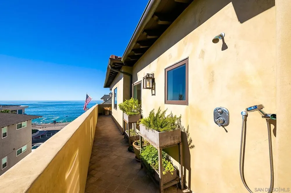 231 Bonair La Jolla, CA 92037