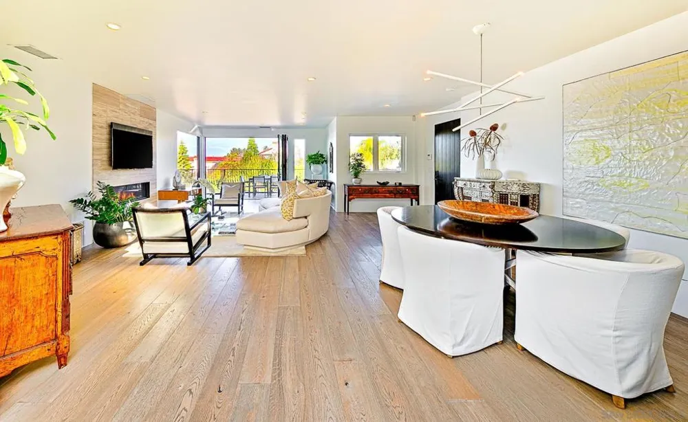 231 Bonair La Jolla, CA 92037