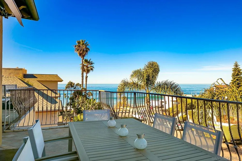 231 Bonair La Jolla, CA 92037