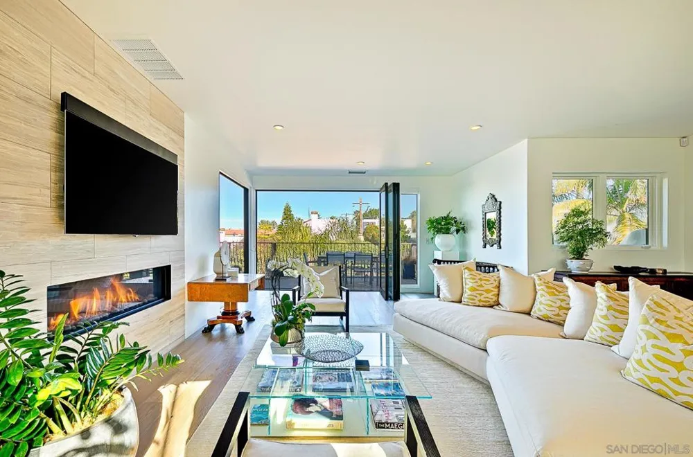 231 Bonair La Jolla, CA 92037