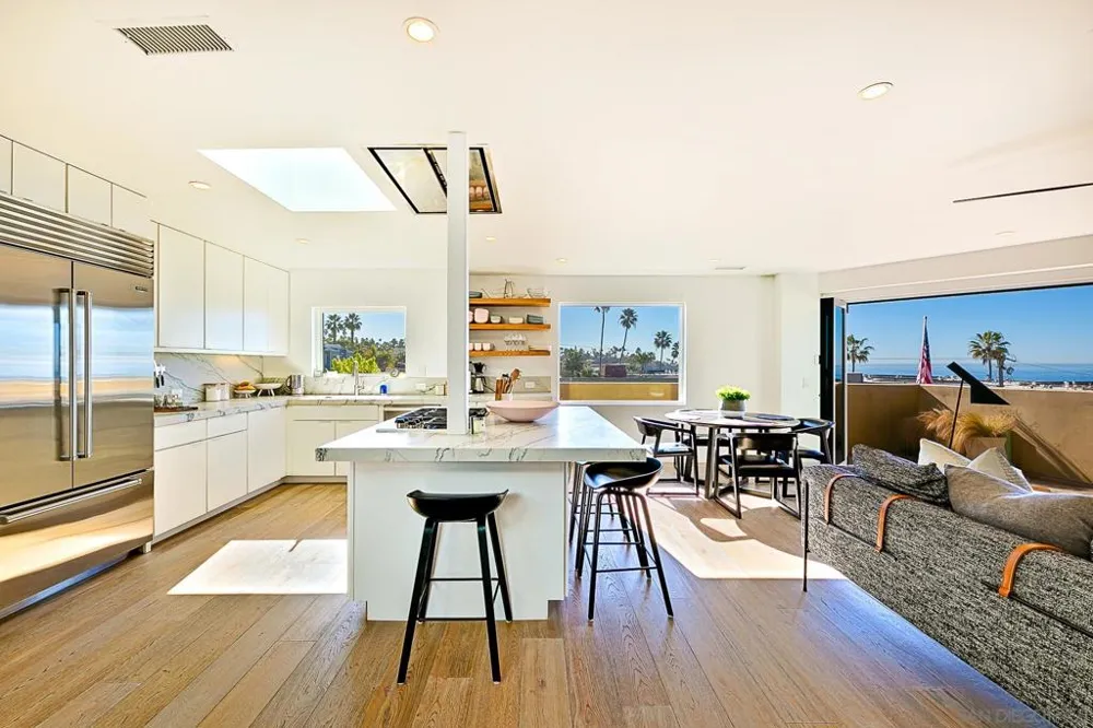 231 Bonair La Jolla, CA 92037