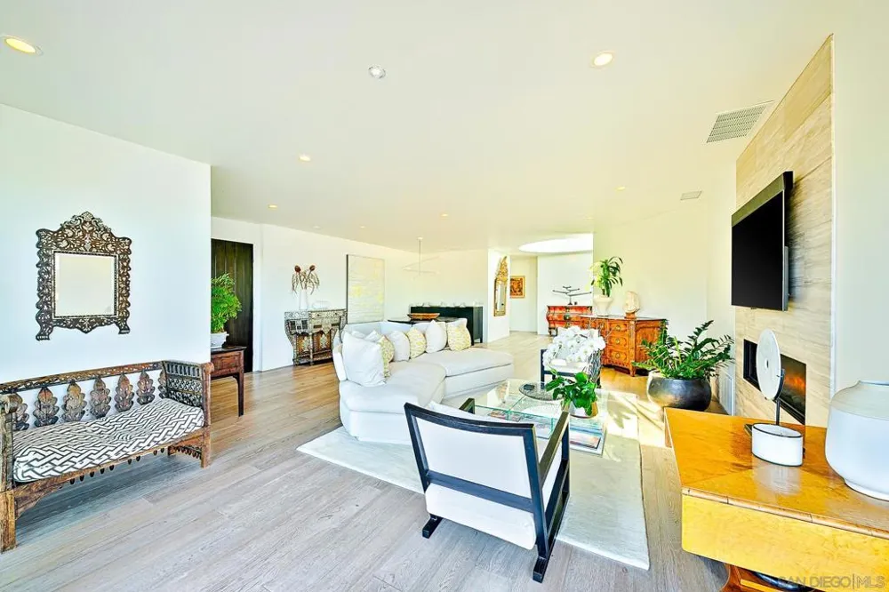 231 Bonair La Jolla, CA 92037
