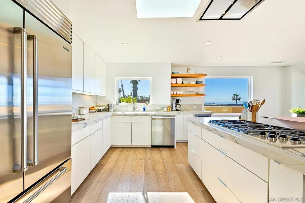 231 Bonair La Jolla, CA 92037