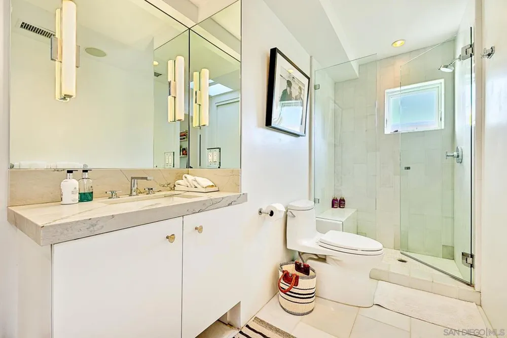 231 Bonair La Jolla, CA 92037