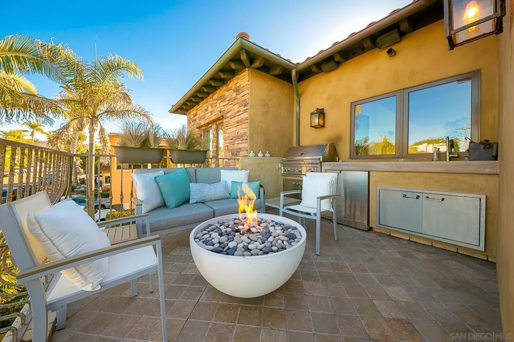 231 Bonair La Jolla, CA 92037
