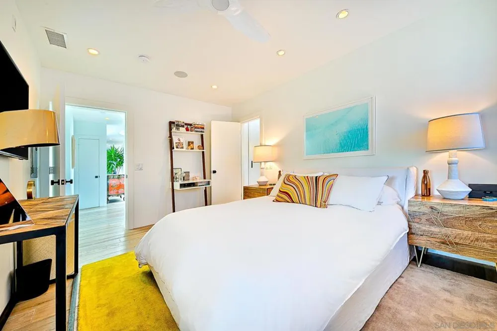 231 Bonair La Jolla, CA 92037