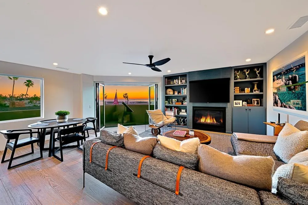 231 Bonair La Jolla, CA 92037