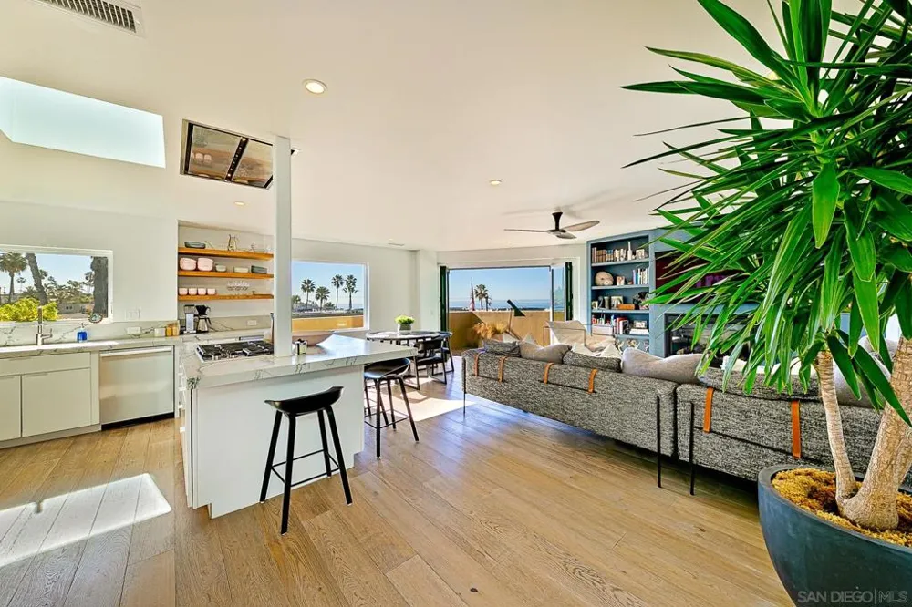 231 Bonair La Jolla, CA 92037
