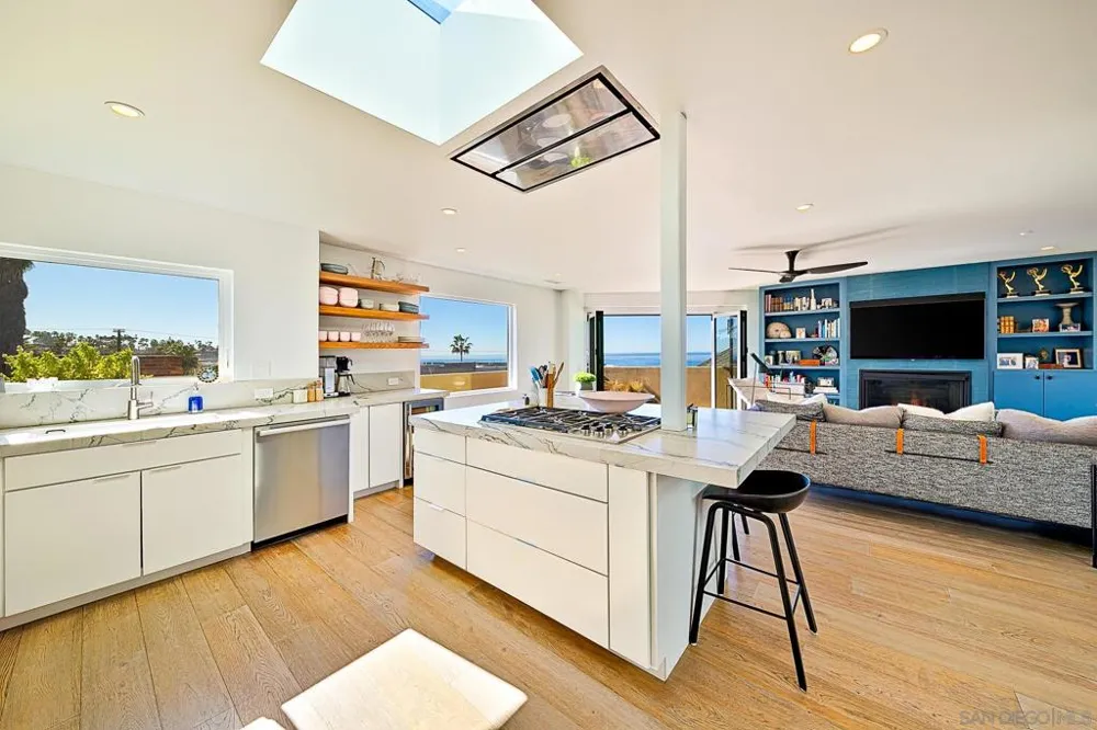 231 Bonair La Jolla, CA 92037