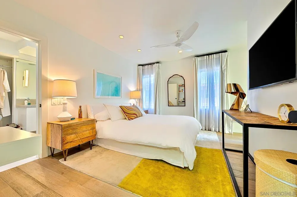 231 Bonair La Jolla, CA 92037