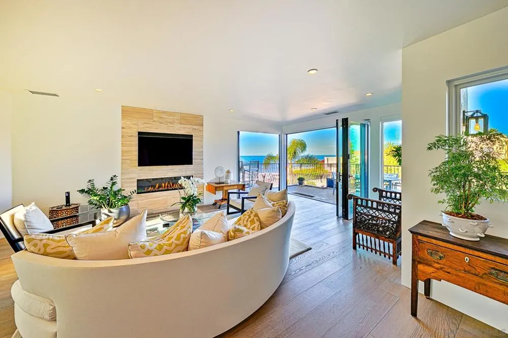 231 Bonair La Jolla, CA 92037