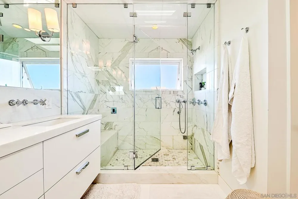 231 Bonair La Jolla, CA 92037
