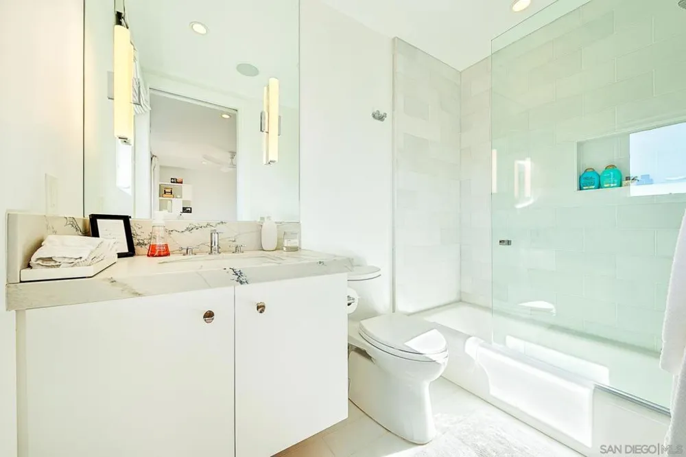 231 Bonair La Jolla, CA 92037