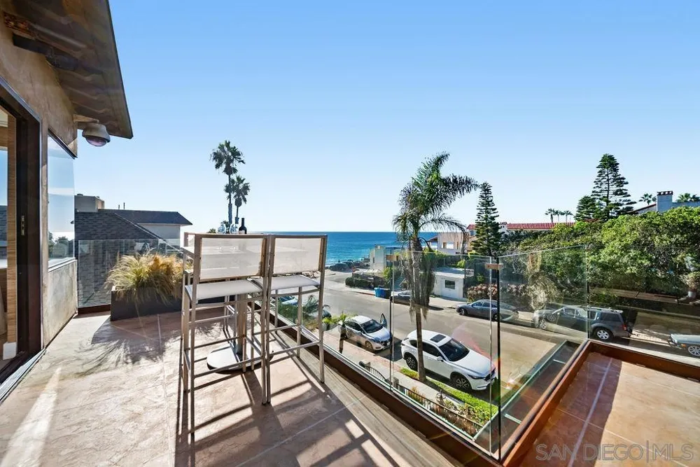 231 Bonair La Jolla, CA 92037