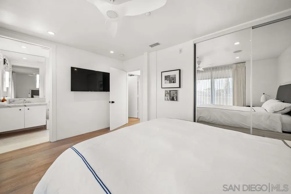 231 Bonair La Jolla, CA 92037