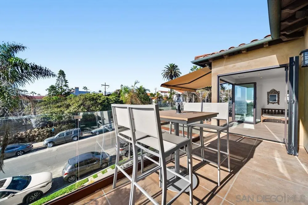 231 Bonair La Jolla, CA 92037