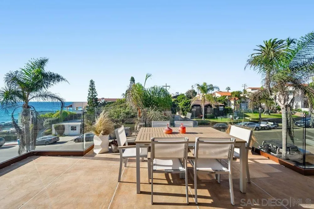 231 Bonair La Jolla, CA 92037