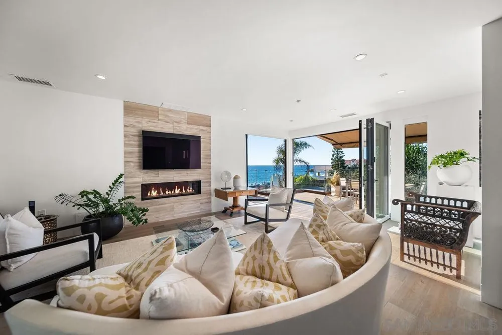 231 Bonair La Jolla, CA 92037
