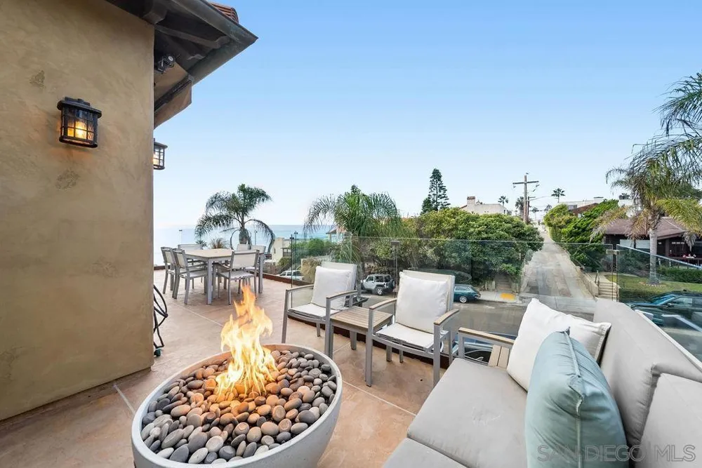 231 Bonair La Jolla, CA 92037