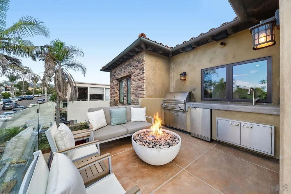 231 Bonair La Jolla, CA 92037